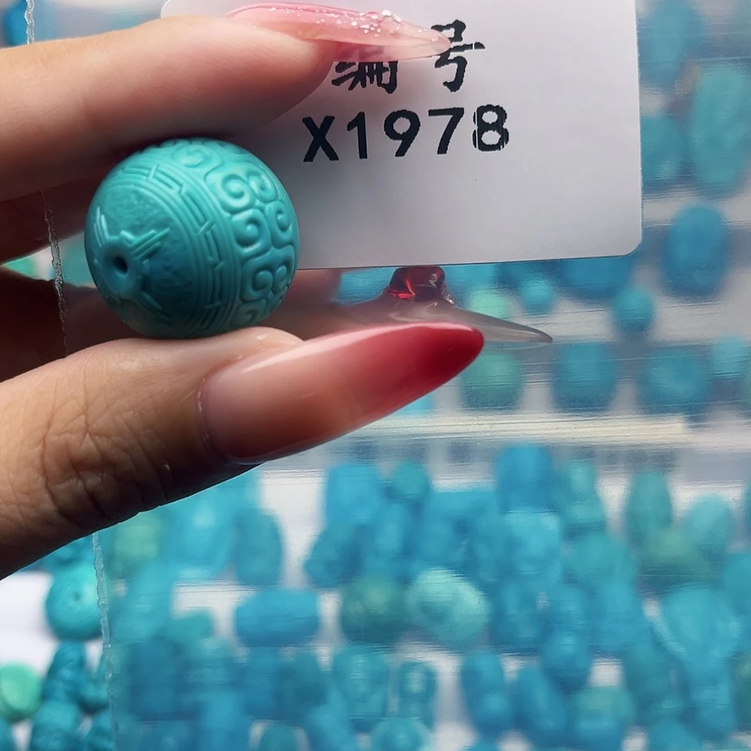 龘***龘绿松石未镶嵌天然原矿雕刻绿松石