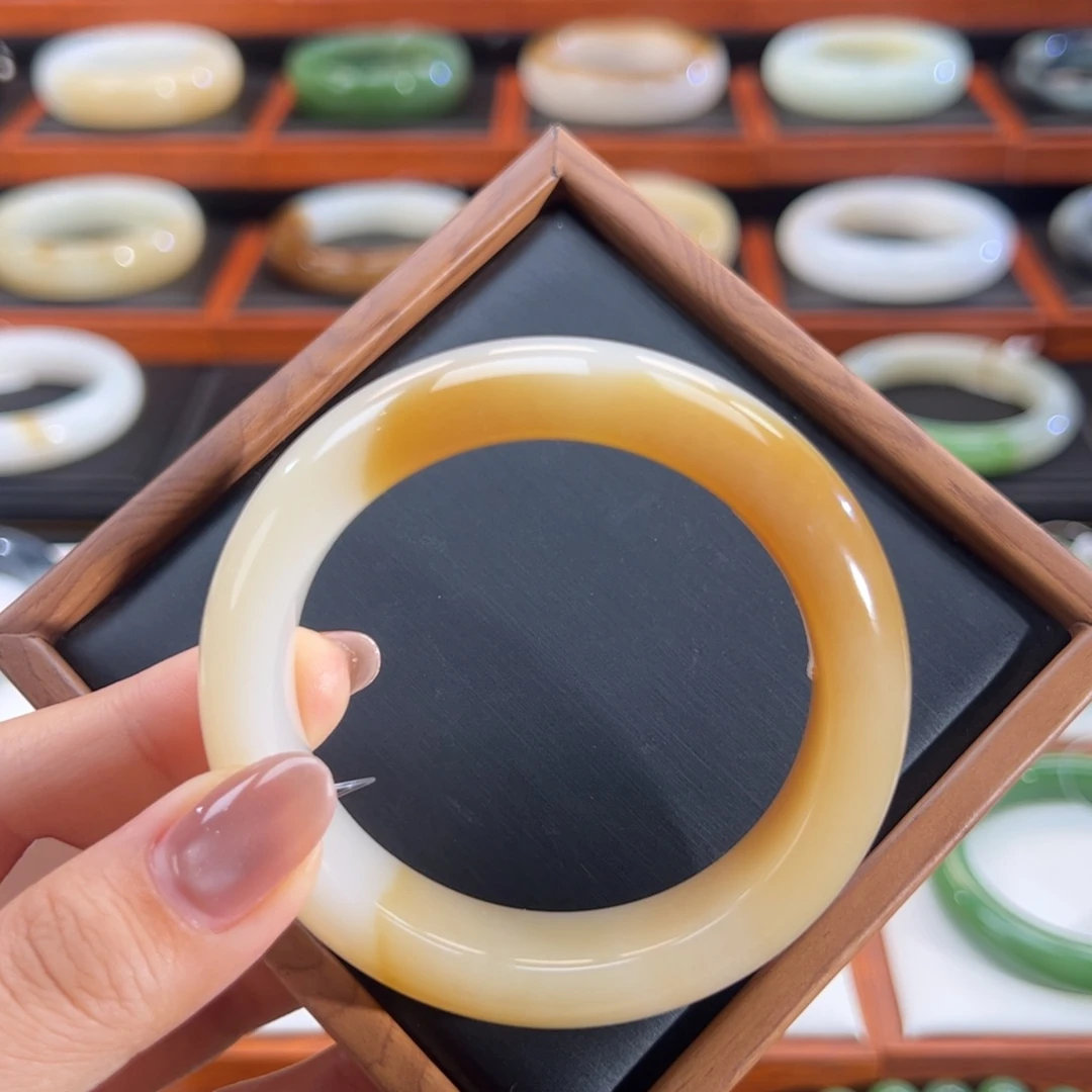 和田玉（糖玉）未镶嵌手镯金桔糖