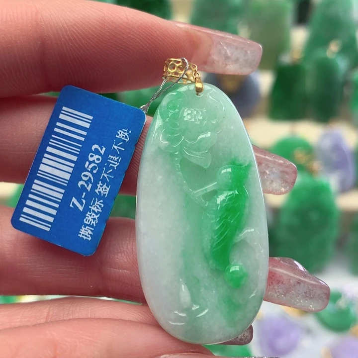 翡翠颈饰18K金镶嵌翡翠