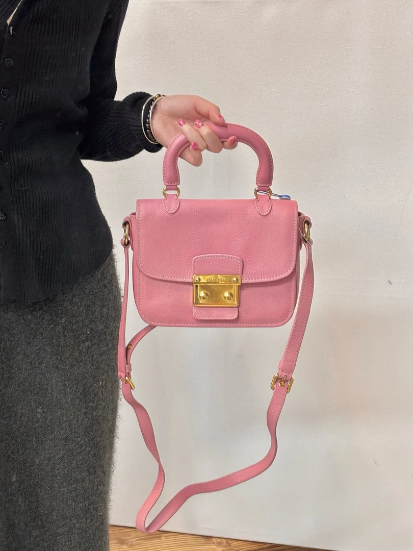 95新 MIU MIU/缪缪 miumiu 樱花粉小号公文斜挎包(K)