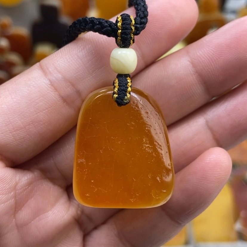 【闪购商品】琥珀颈饰未镶嵌