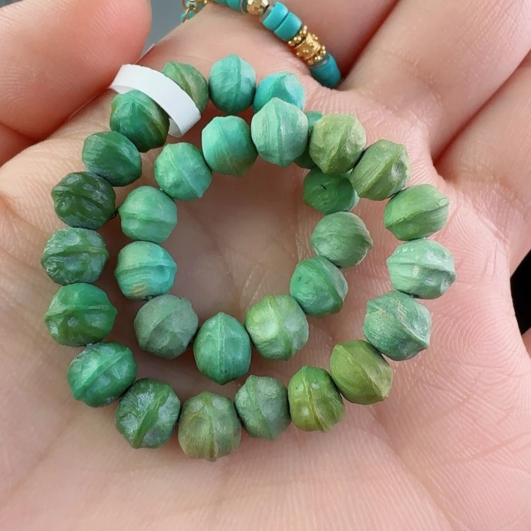 难***涂绿松石未镶嵌珠宝半成品