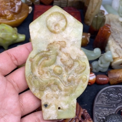 蛇纹石玉未镶嵌颈饰36