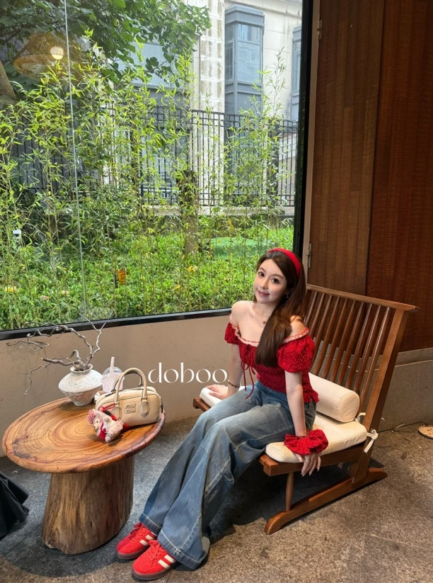 “复古心动”红色波点上衣女夏短袖法式雪纺衫+高腰显瘦牛仔裤