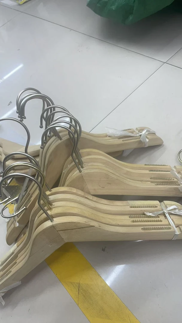 （搬库房清货）衣服架006以主播展示为准