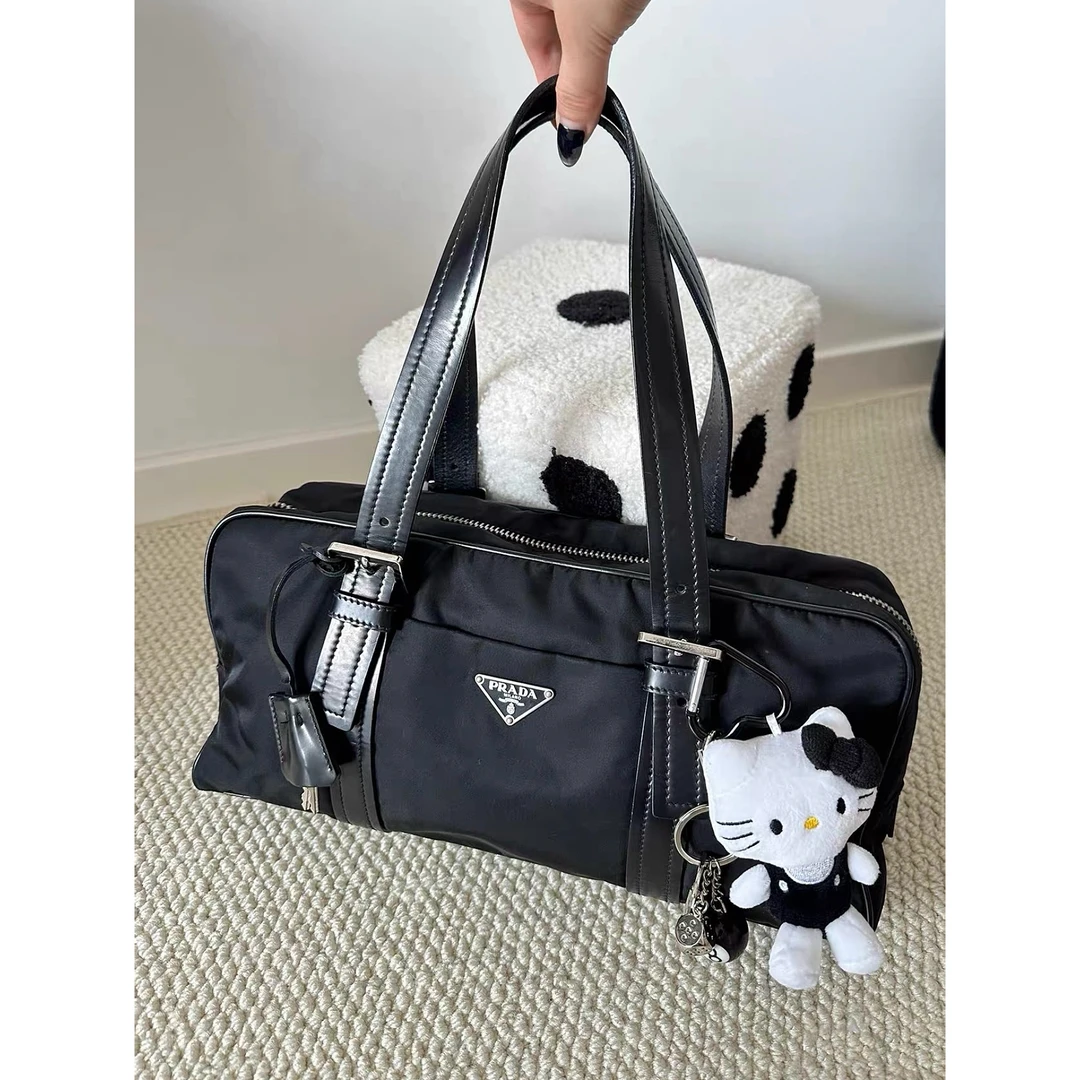 95新 Prada/普拉达 95新黑银降落伞波士顿单肩包