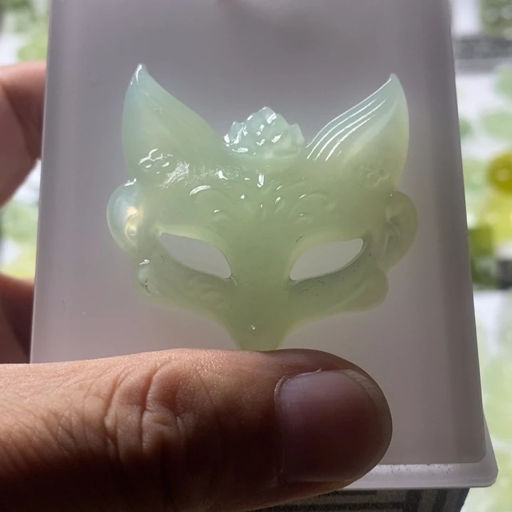 未镶嵌蛇纹石玉颈饰