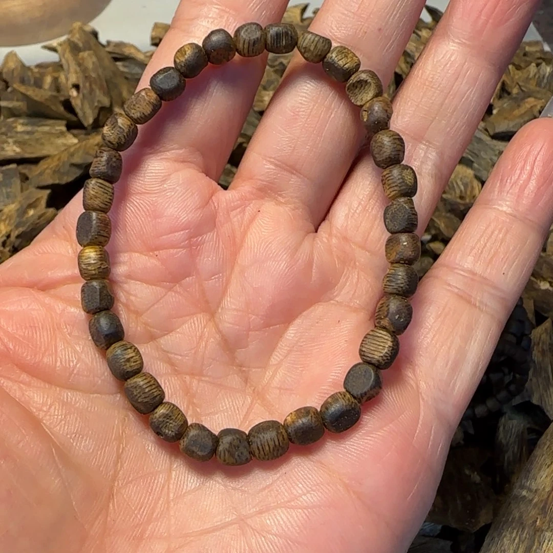 木奇楠单圈女神款。