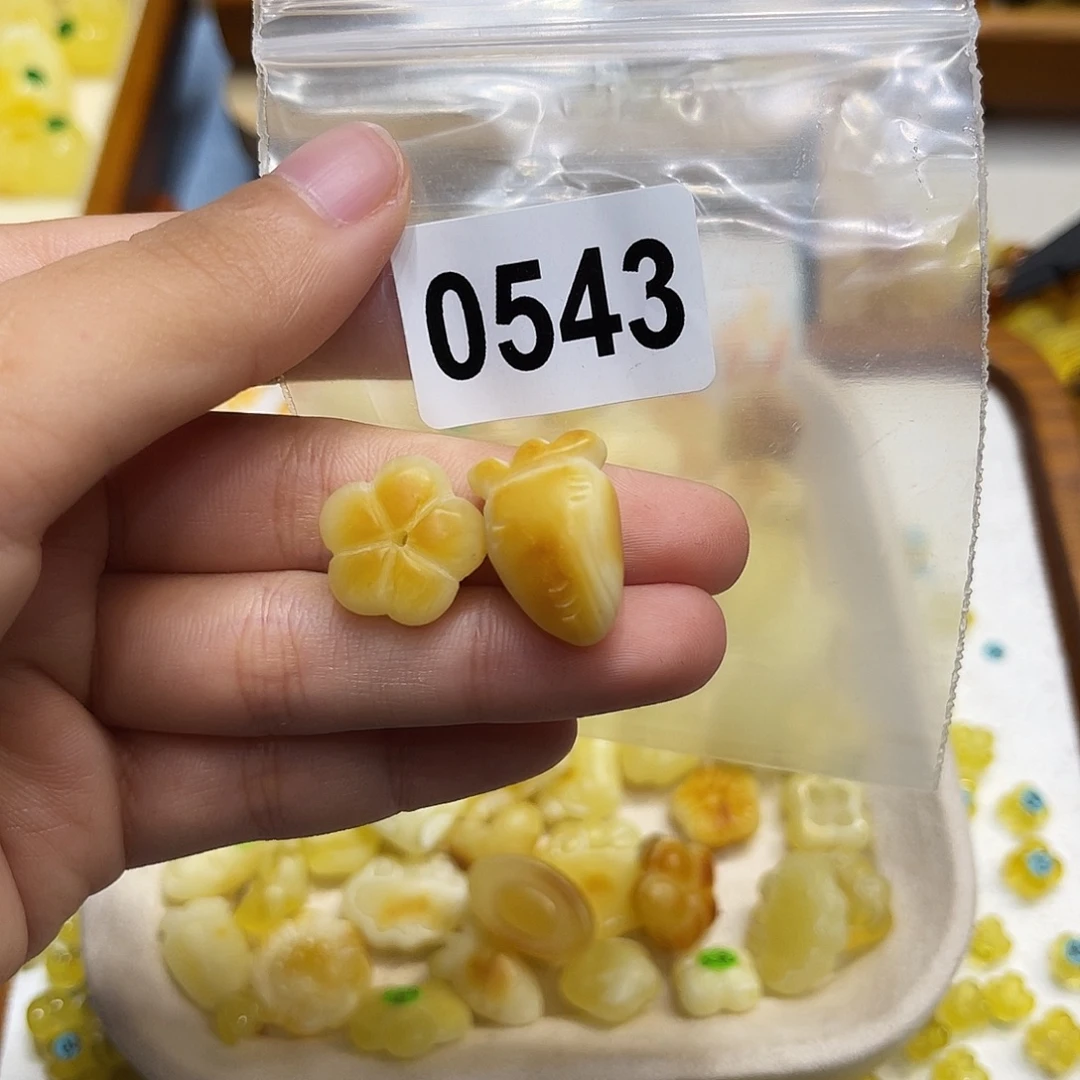 琥珀未镶嵌珠宝奇石