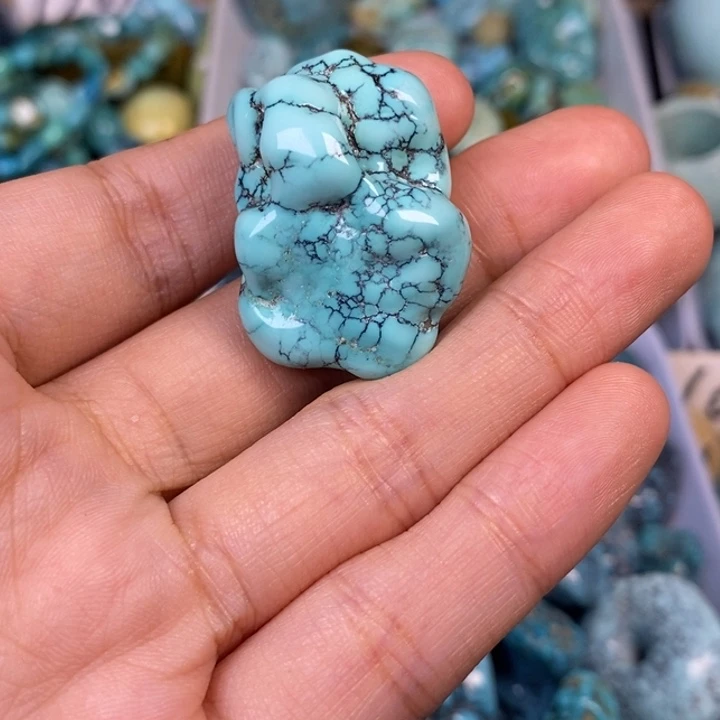 墨***雨绿松石未镶嵌颈饰