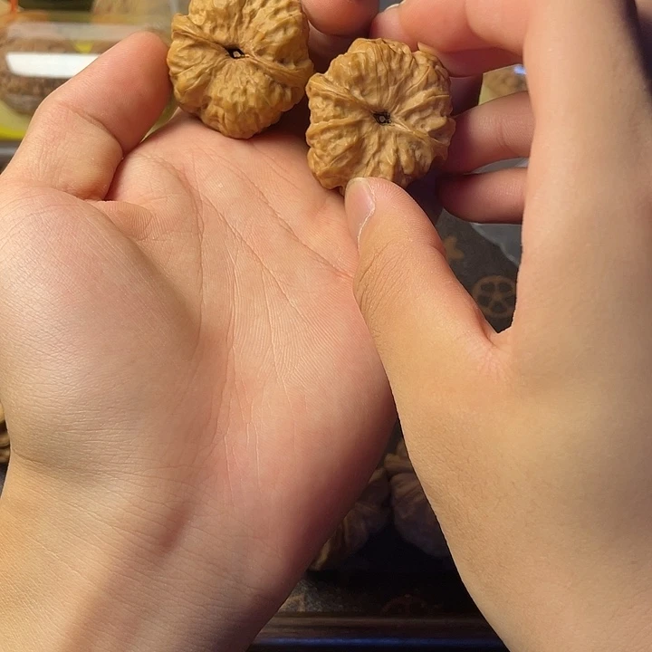 多***点文玩核桃吊坠蛤蟆头