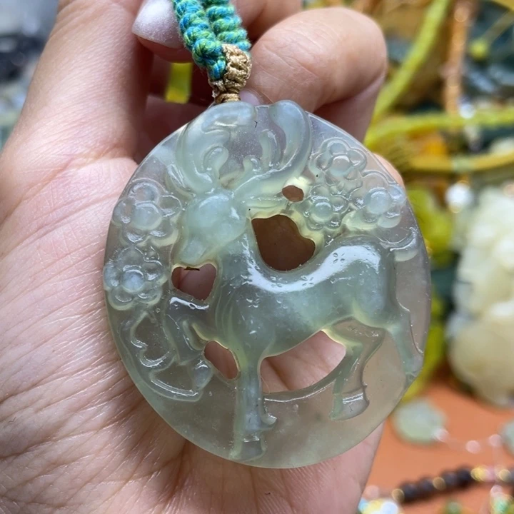 蛇纹石玉未镶嵌吊坠