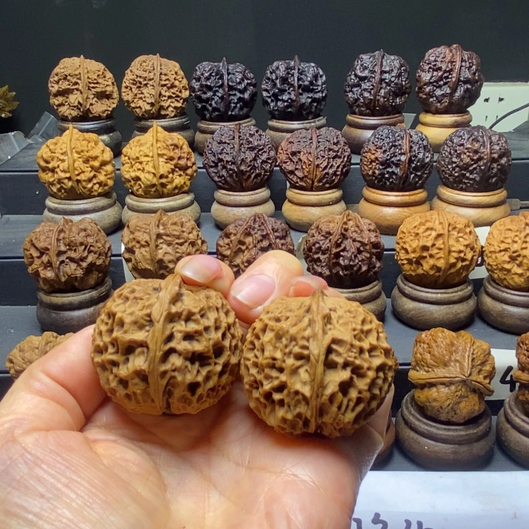 文玩核桃吊坠绣球40