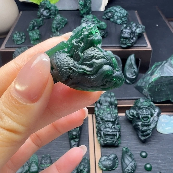 定制翡翠未镶嵌挂件