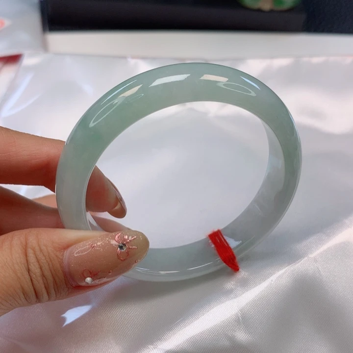 翡翠手镯未镶嵌爱****米52圈