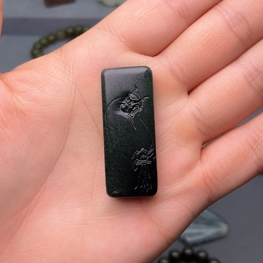 和田玉颈饰未镶嵌自*