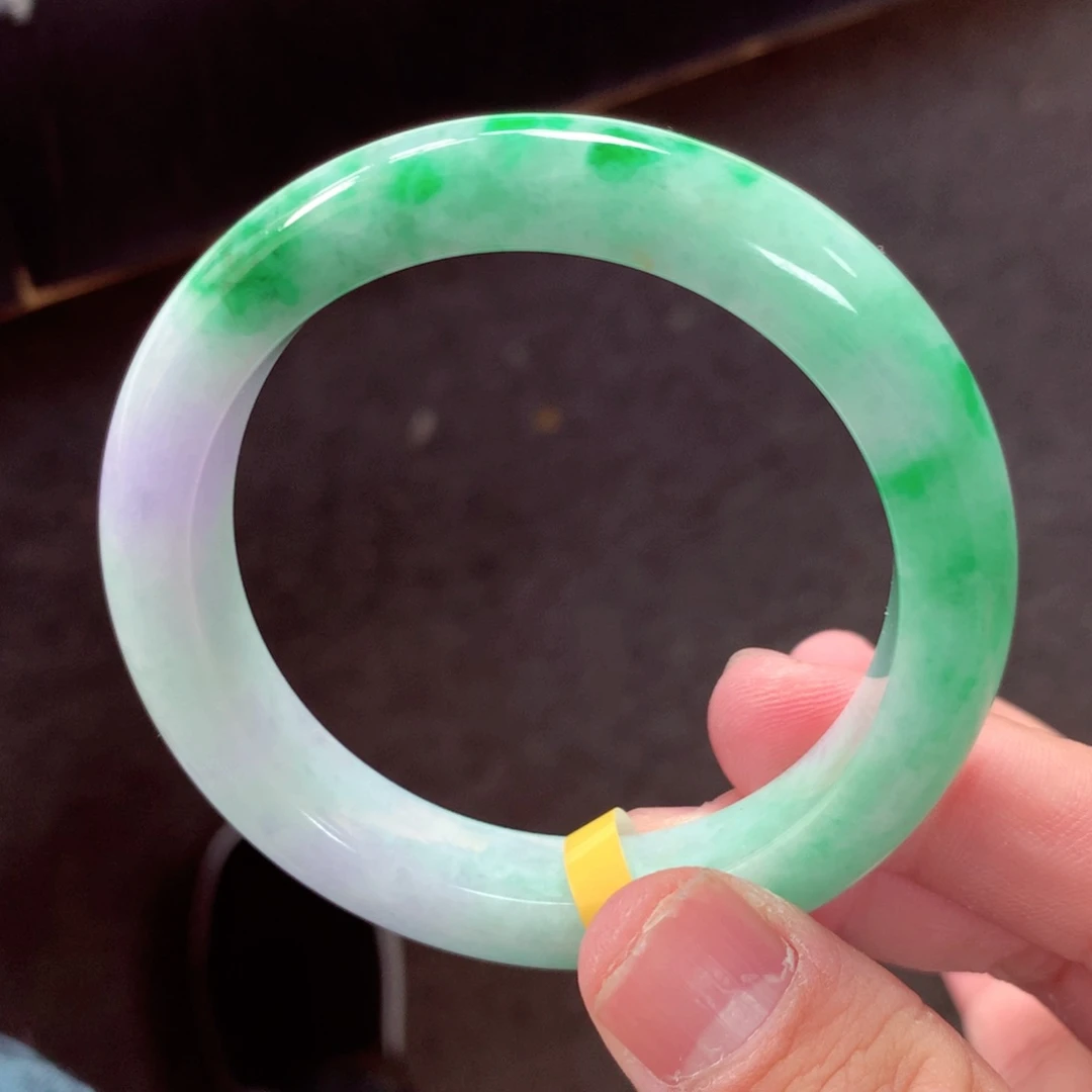 翡翠手镯未镶嵌缅甸