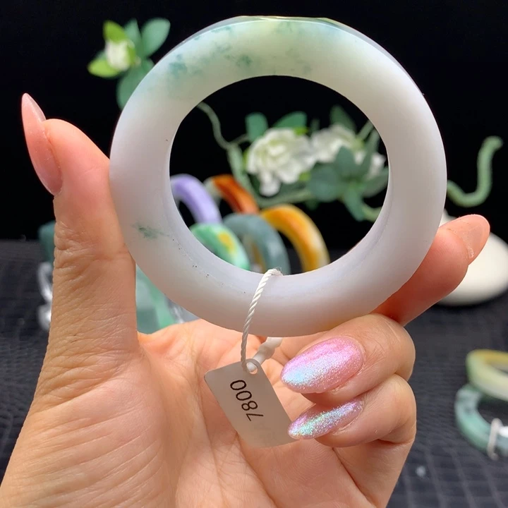 定制翡翠未镶嵌翡翠手镯