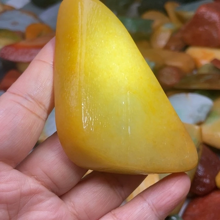 翡翠未镶嵌颈饰缅甸的