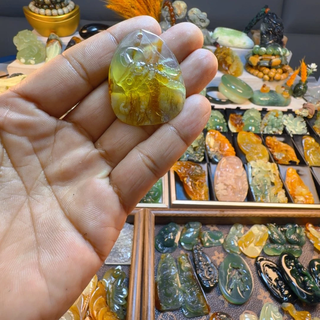 蛇纹石玉未镶嵌颈饰