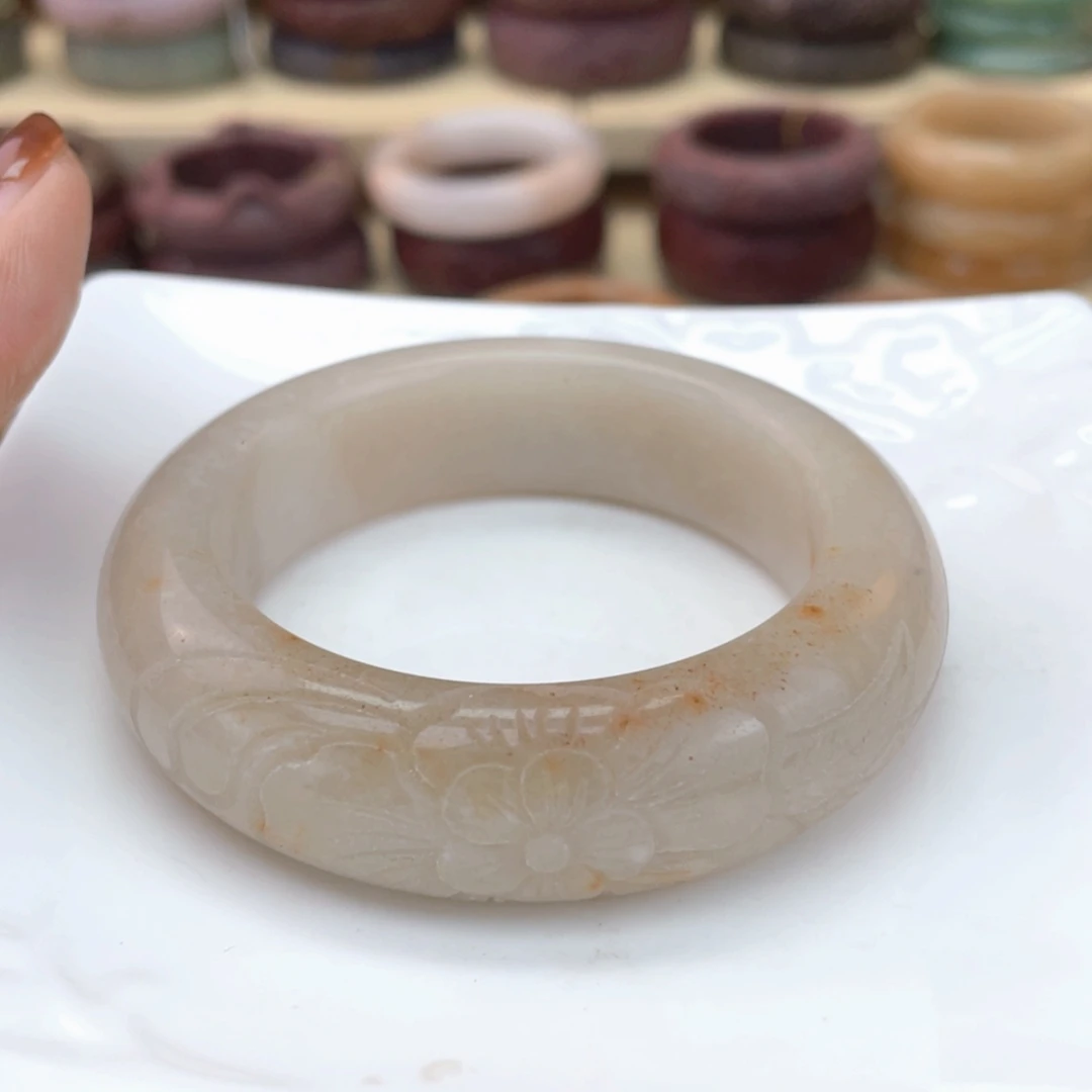 【闪购商品】石英质玉手镯未镶嵌