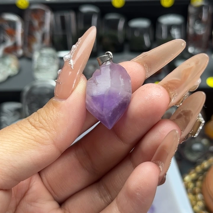 未镶嵌吊坠(赠链)水晶