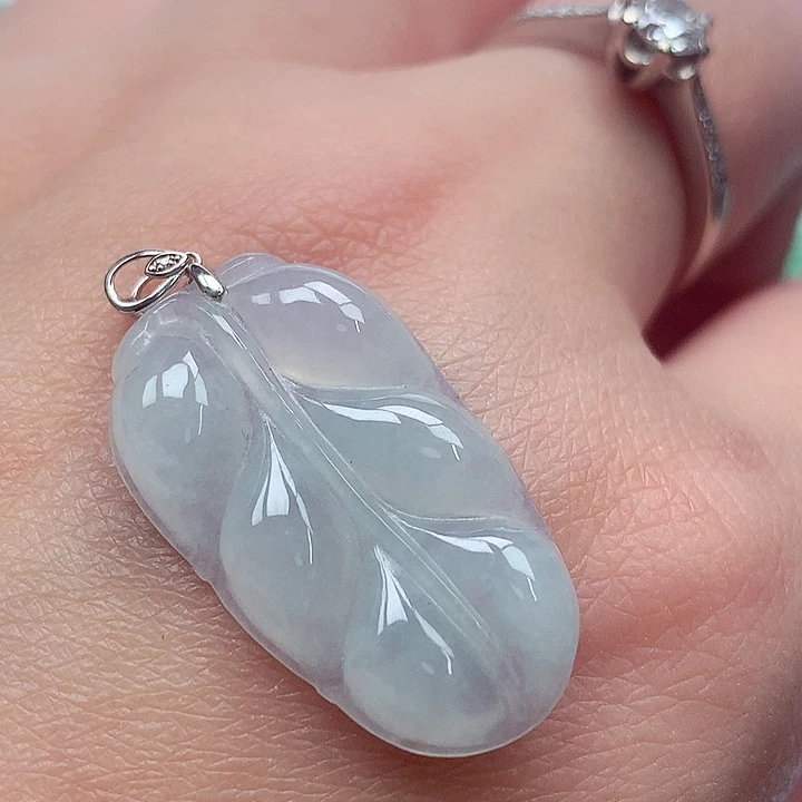 翡翠未镶嵌颈饰叶子