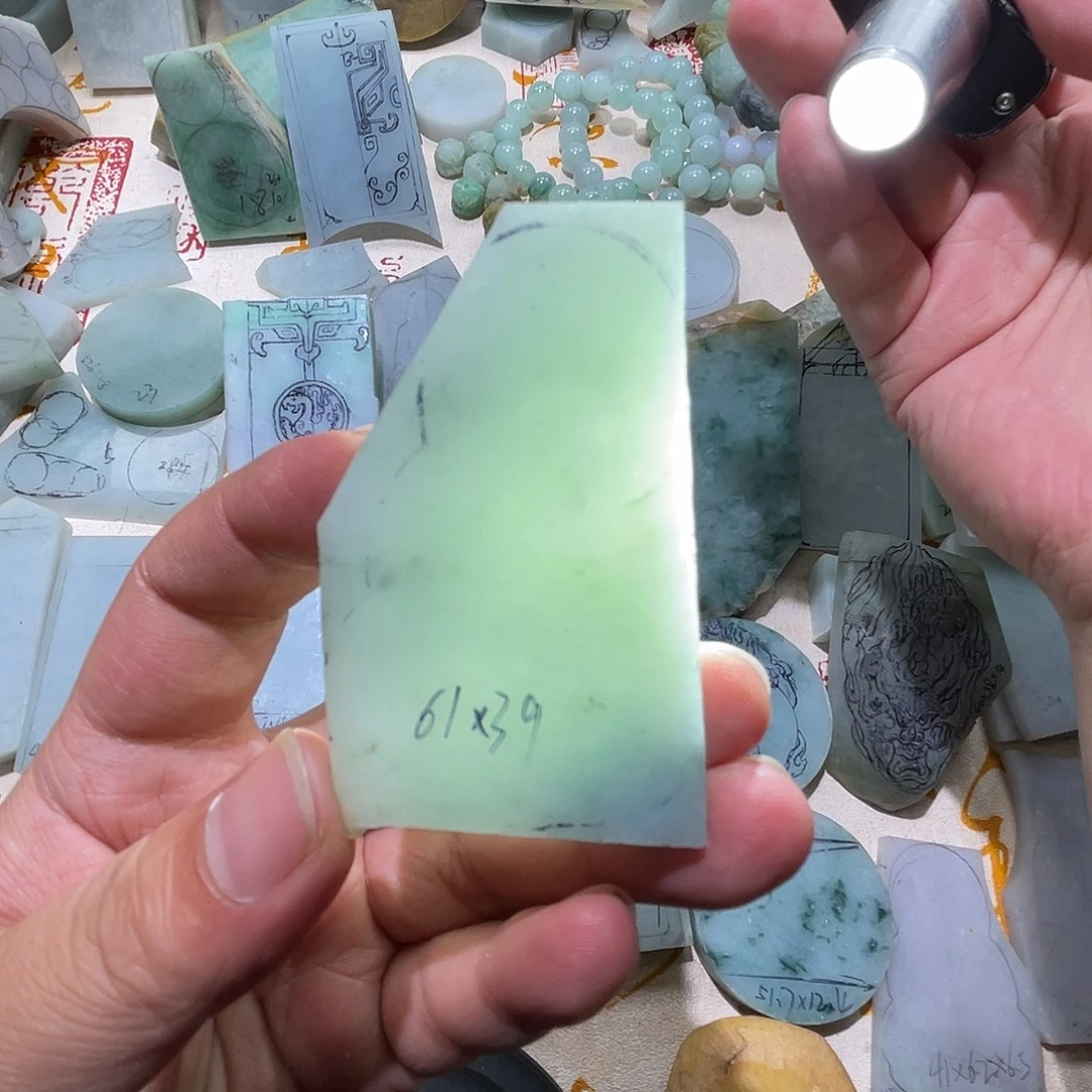 翡翠未镶嵌颈饰天然缅甸A货翡翠毛料