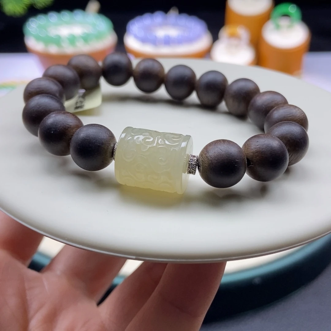 沉香木手串冰黄翡雕刻桶珠14.6*12.8mm