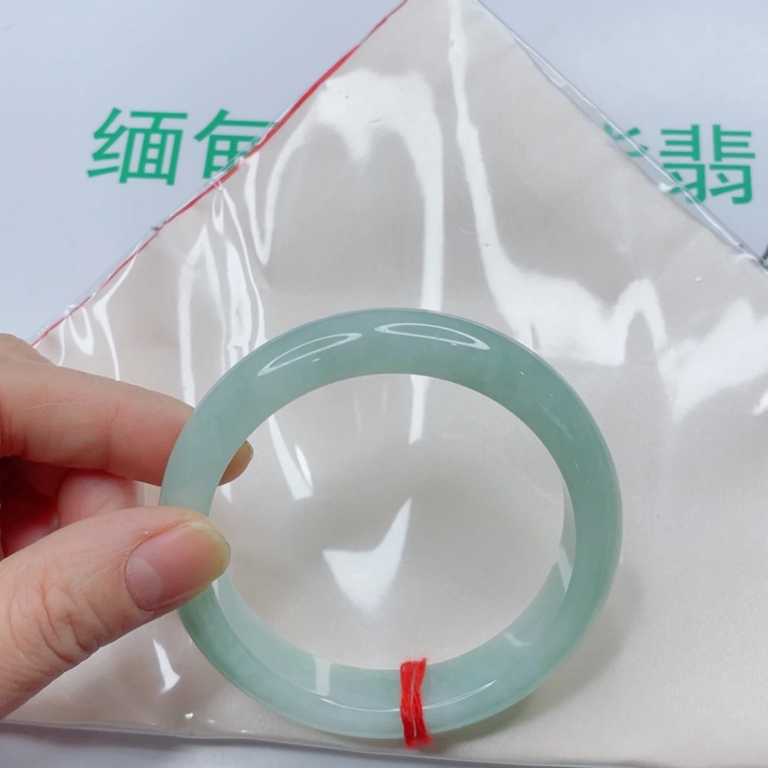 未镶嵌手镯翡翠风**情
