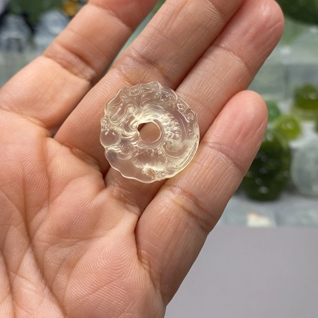 小***️蛇纹石玉未镶嵌颈饰