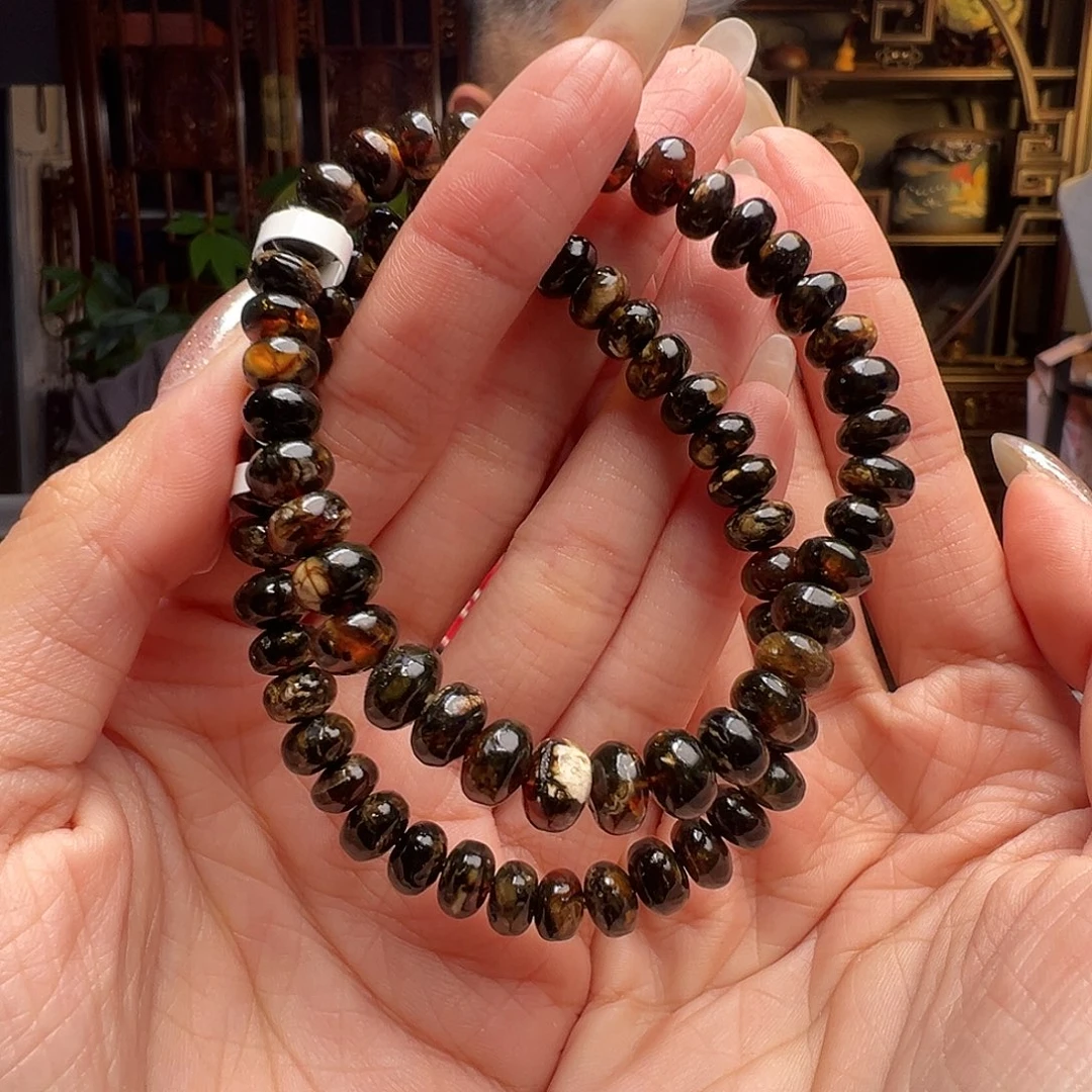 琥珀未镶嵌裸石抚顺琥珀10466七多样性发其一