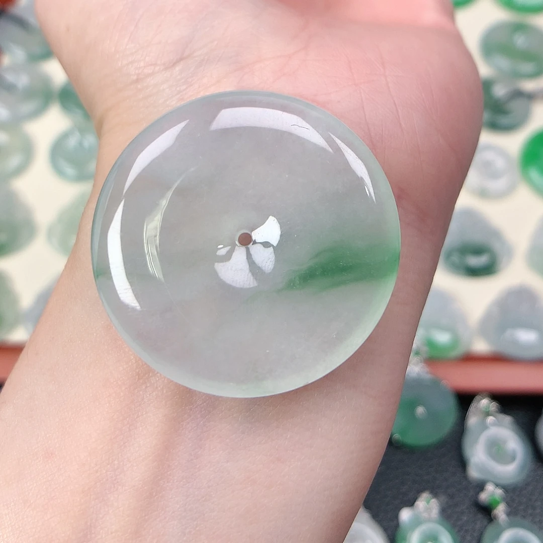 翡翠未镶嵌颈饰吊坠