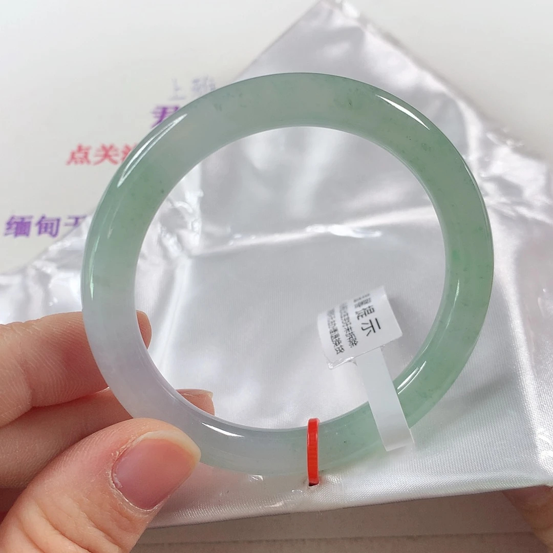 翡翠手镯未镶嵌①①①