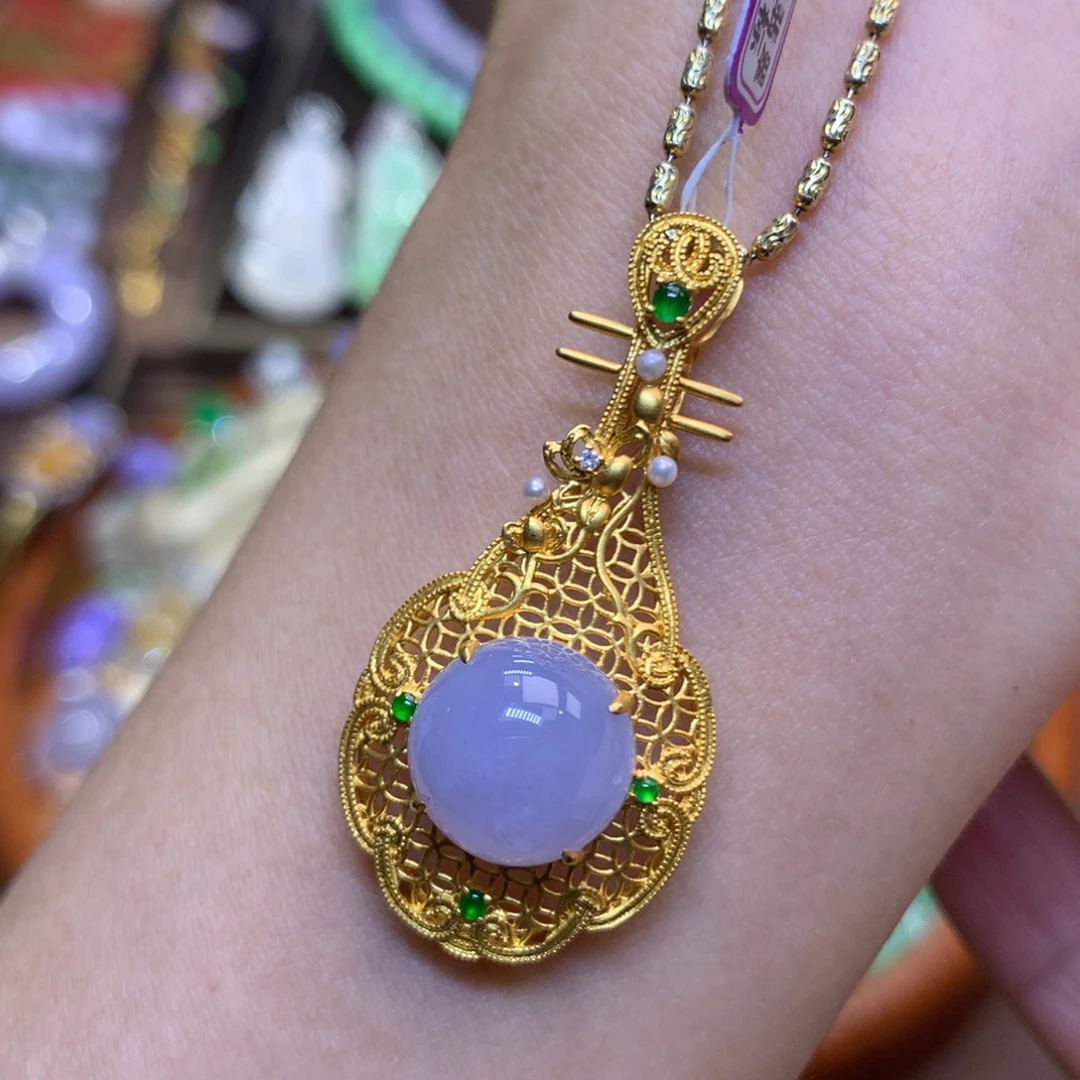 翡翠18K金镶嵌颈饰