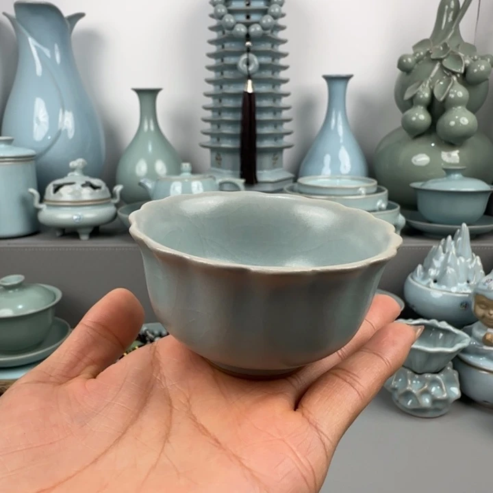 瓷片汝瓷花口杯圈足烧仿古釉