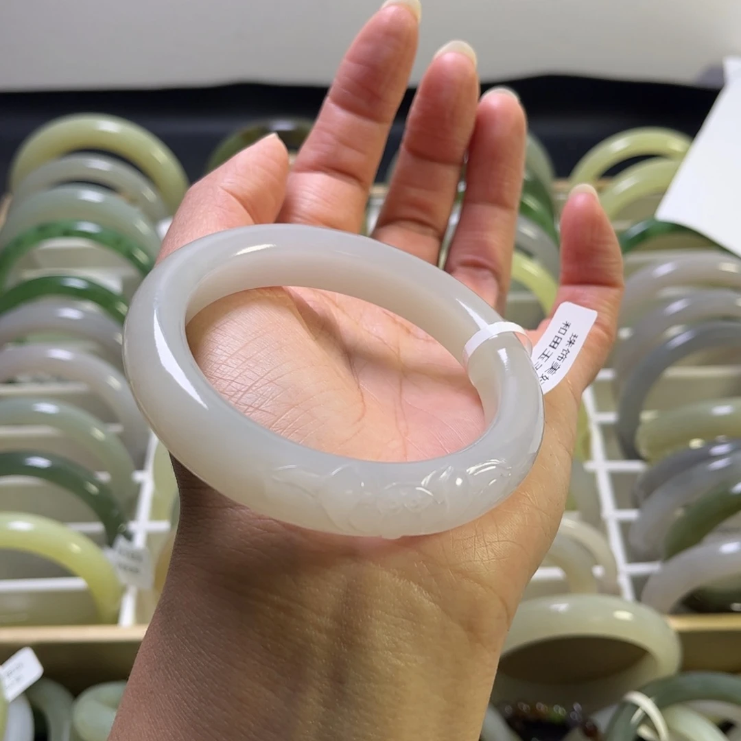 和田玉未镶嵌手镯57.8圈