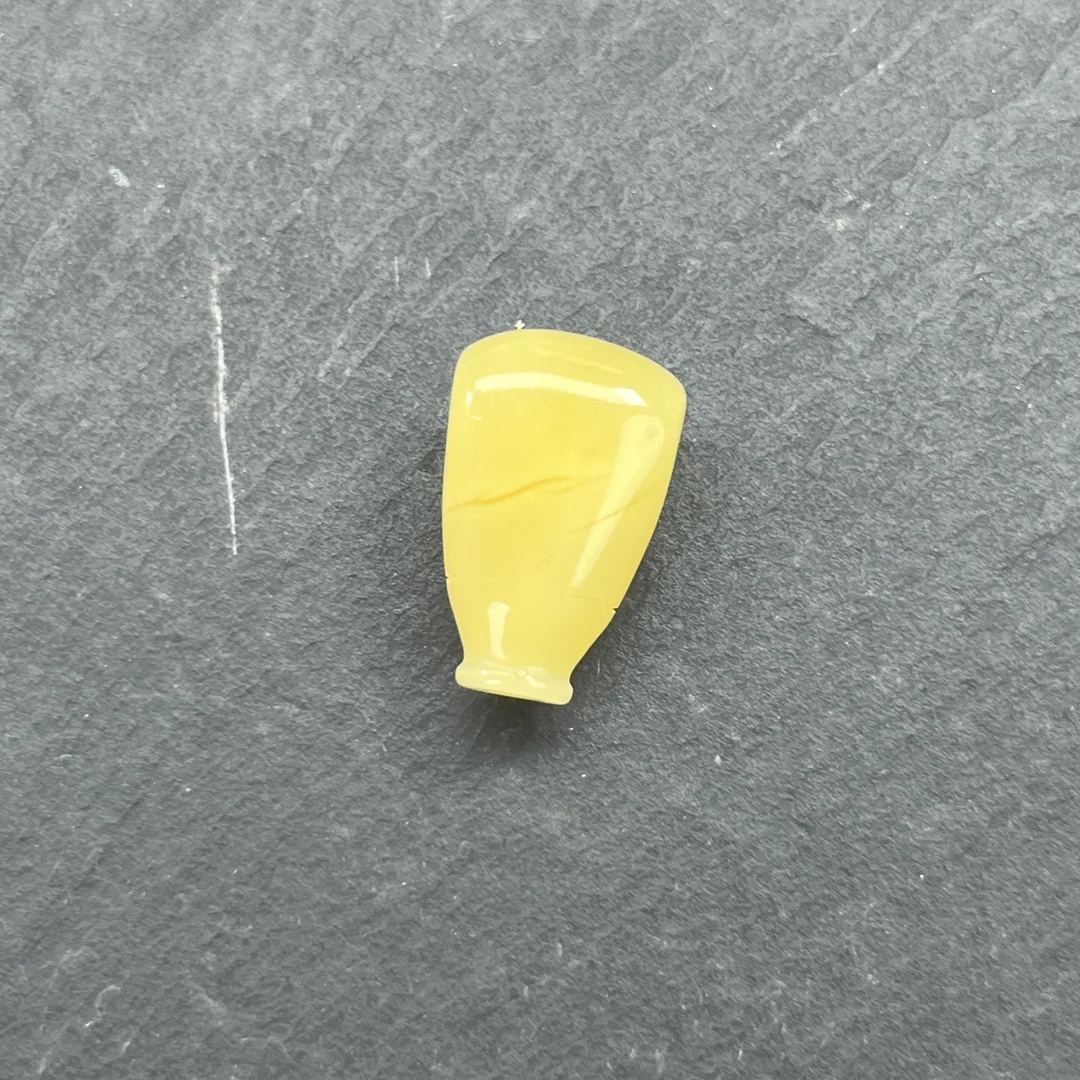 B291天然蜜蜡琥珀鸡油黄三通