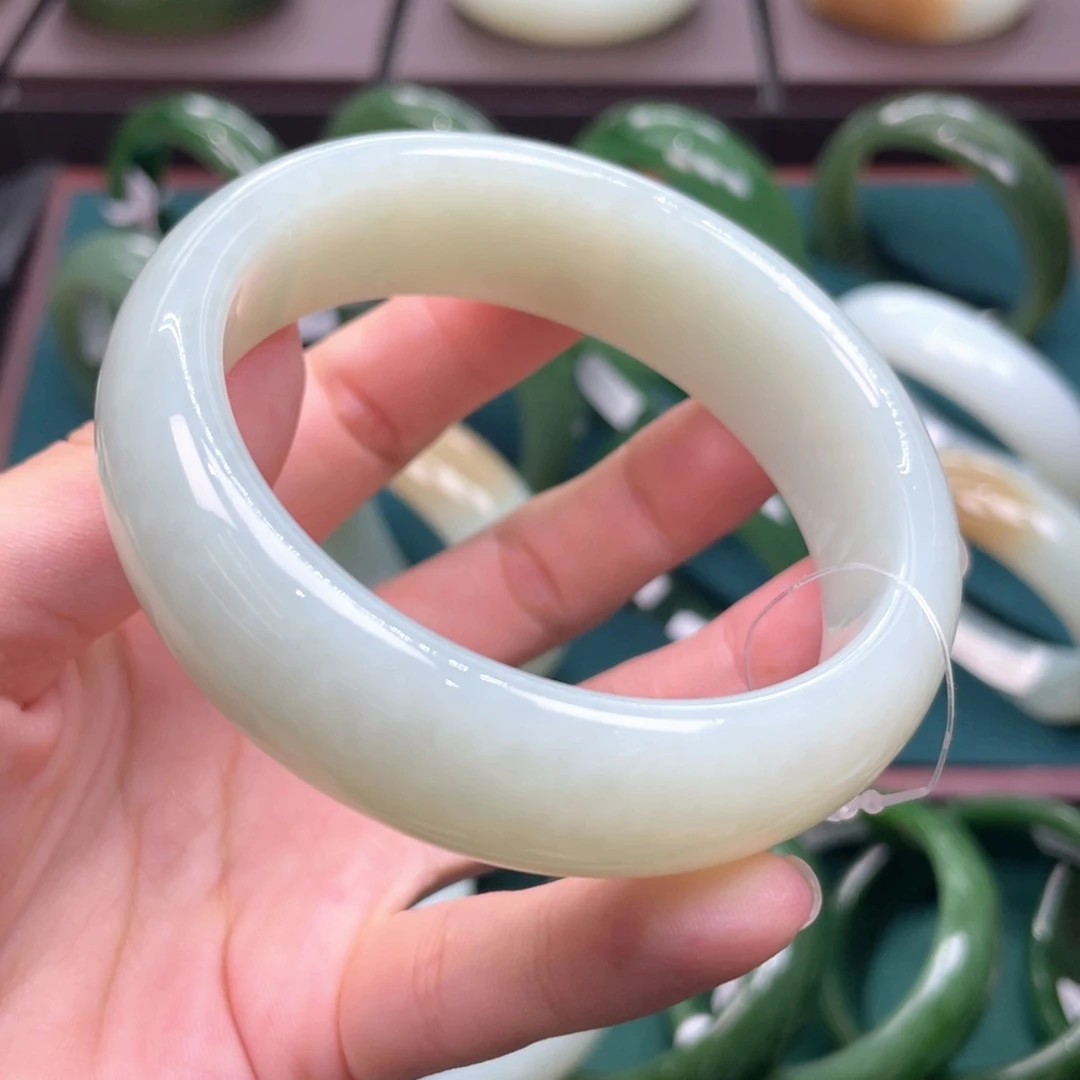 和田玉未镶嵌手镯5960