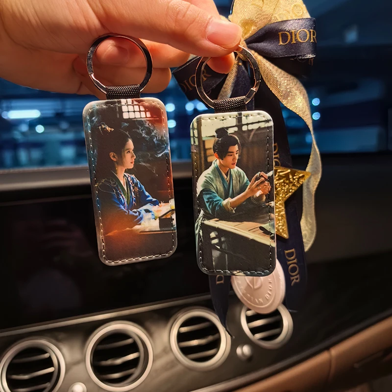 2025年新款皮革钥匙扣定制照片情侣女生包包可爱创意礼品小挂件