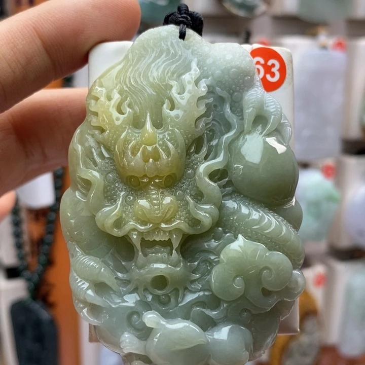 翡翠颈饰未镶嵌每天