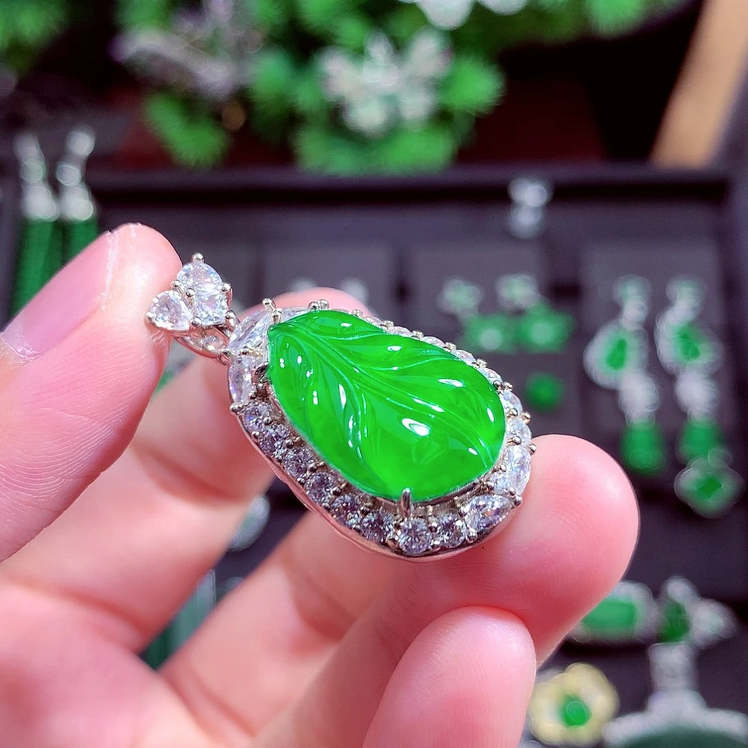 颈饰未镶嵌翡翠天然