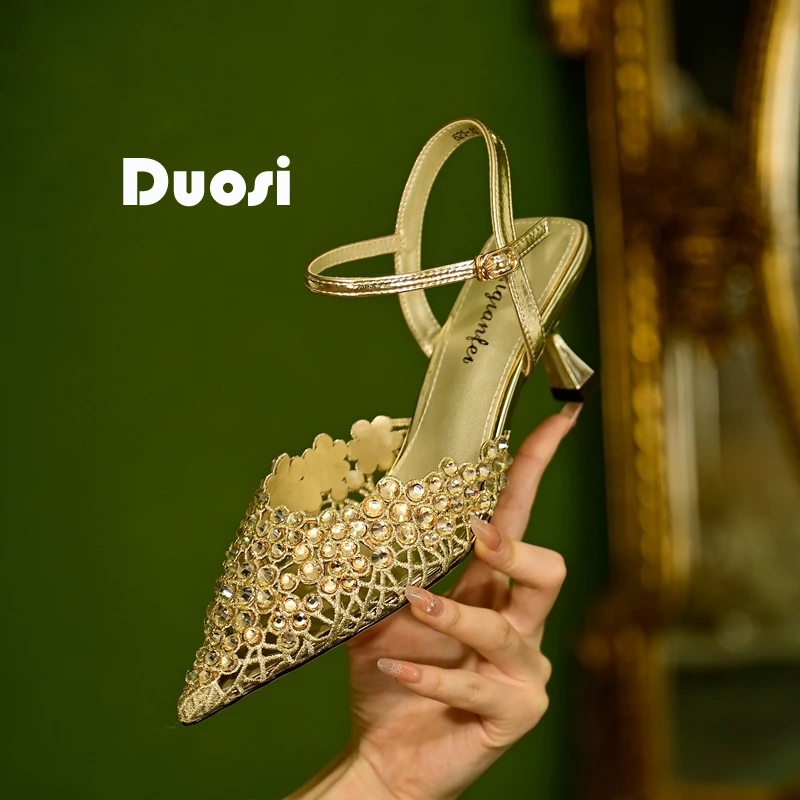 【DUOSI】6cm水钻镂空金色晚会鞋女一字扣时装凉鞋细跟高跟鞋625-10