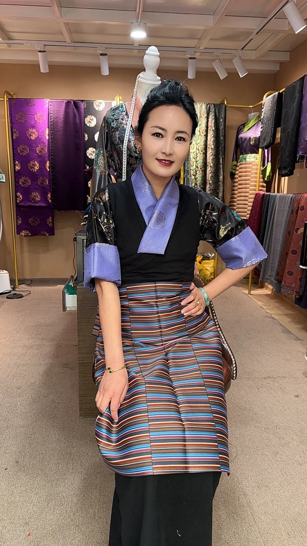藏装内搭衬衣和围裙两件套