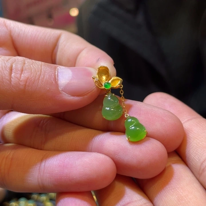 和田玉18K金镶嵌颈饰