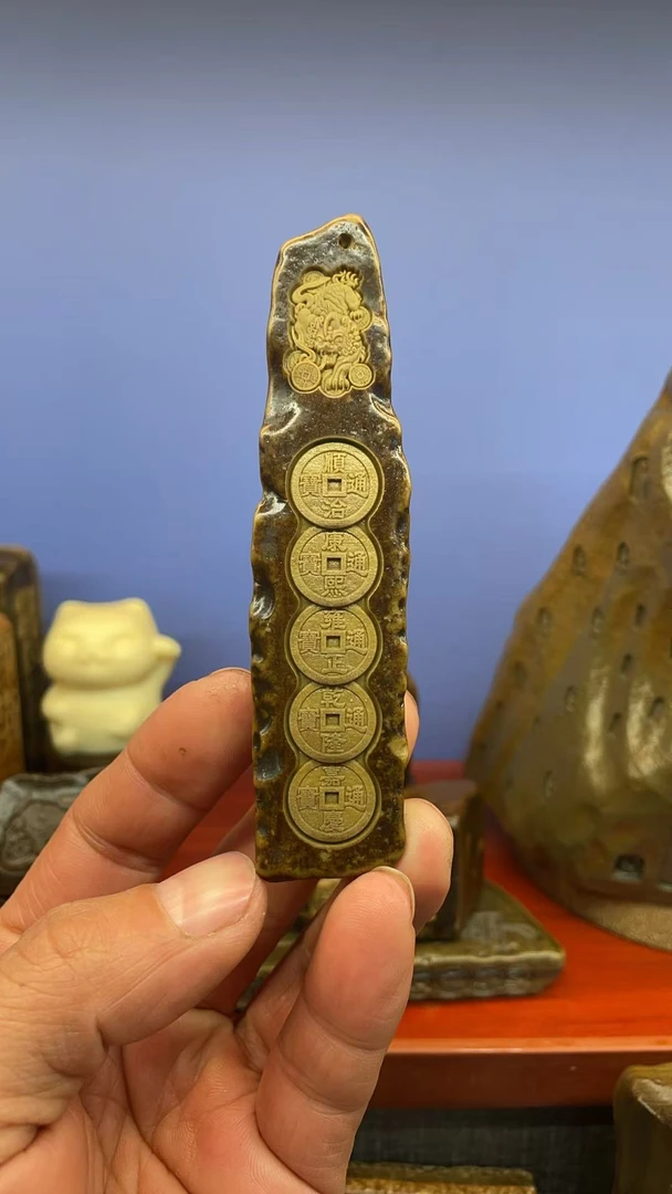 天然奇石手把件雕刻设计、茶桌桌面奇石摆件设计、书房摆件设计雕刻