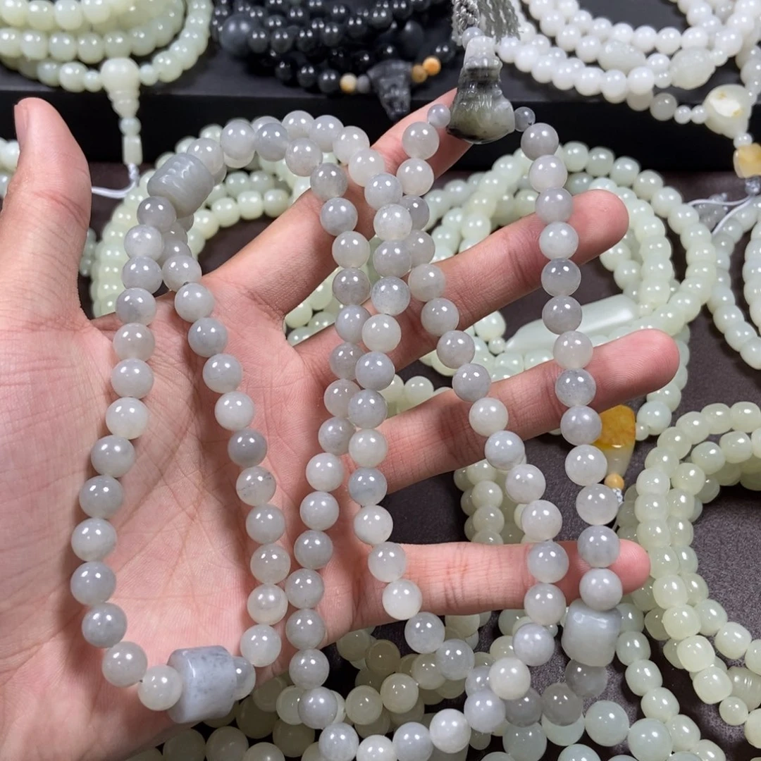 和田玉未镶嵌把件