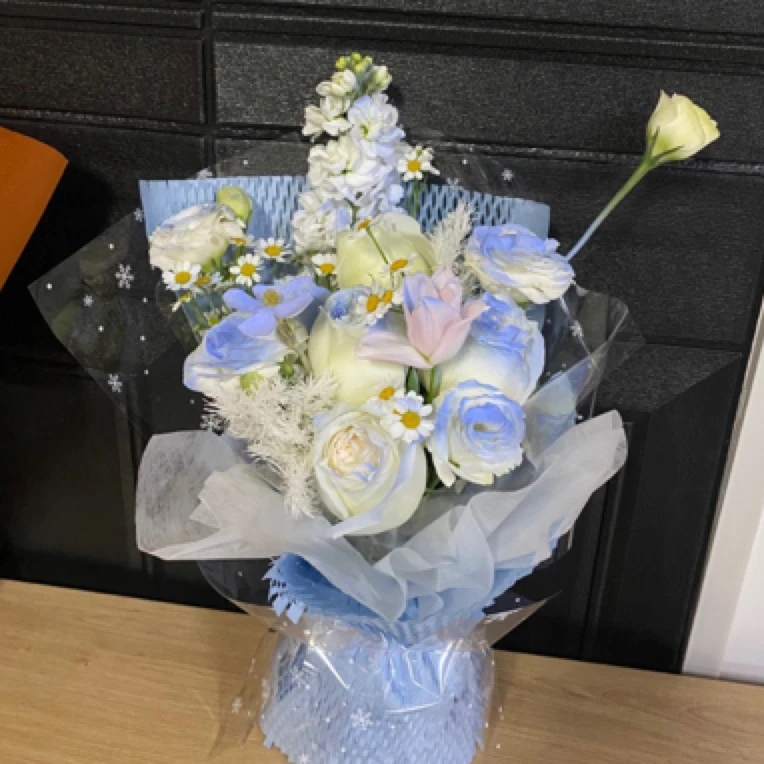 5枝碎冰蓝喷色玫瑰