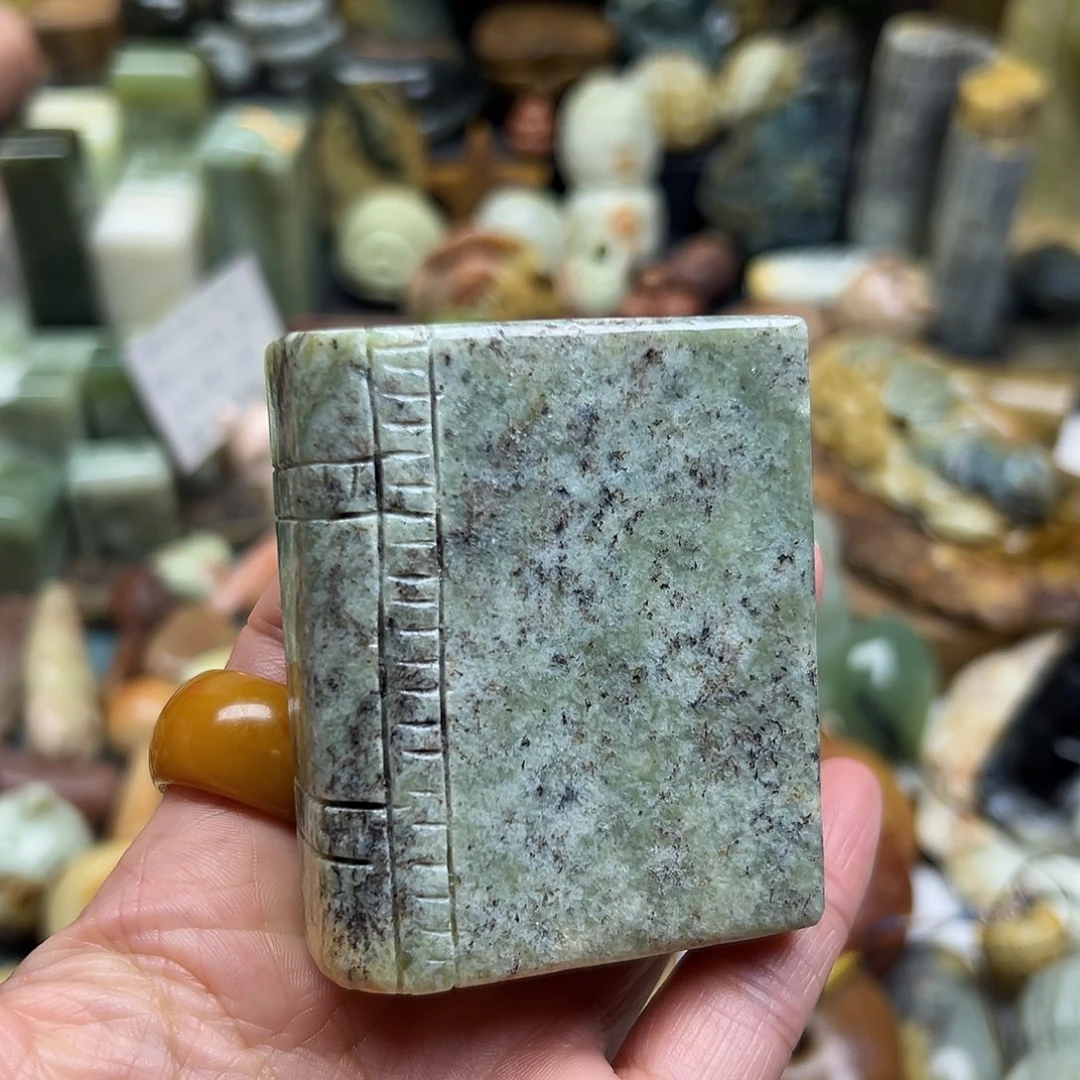 岫岩河磨玉（透闪石质玉）未镶嵌颈饰河磨玉一本万利