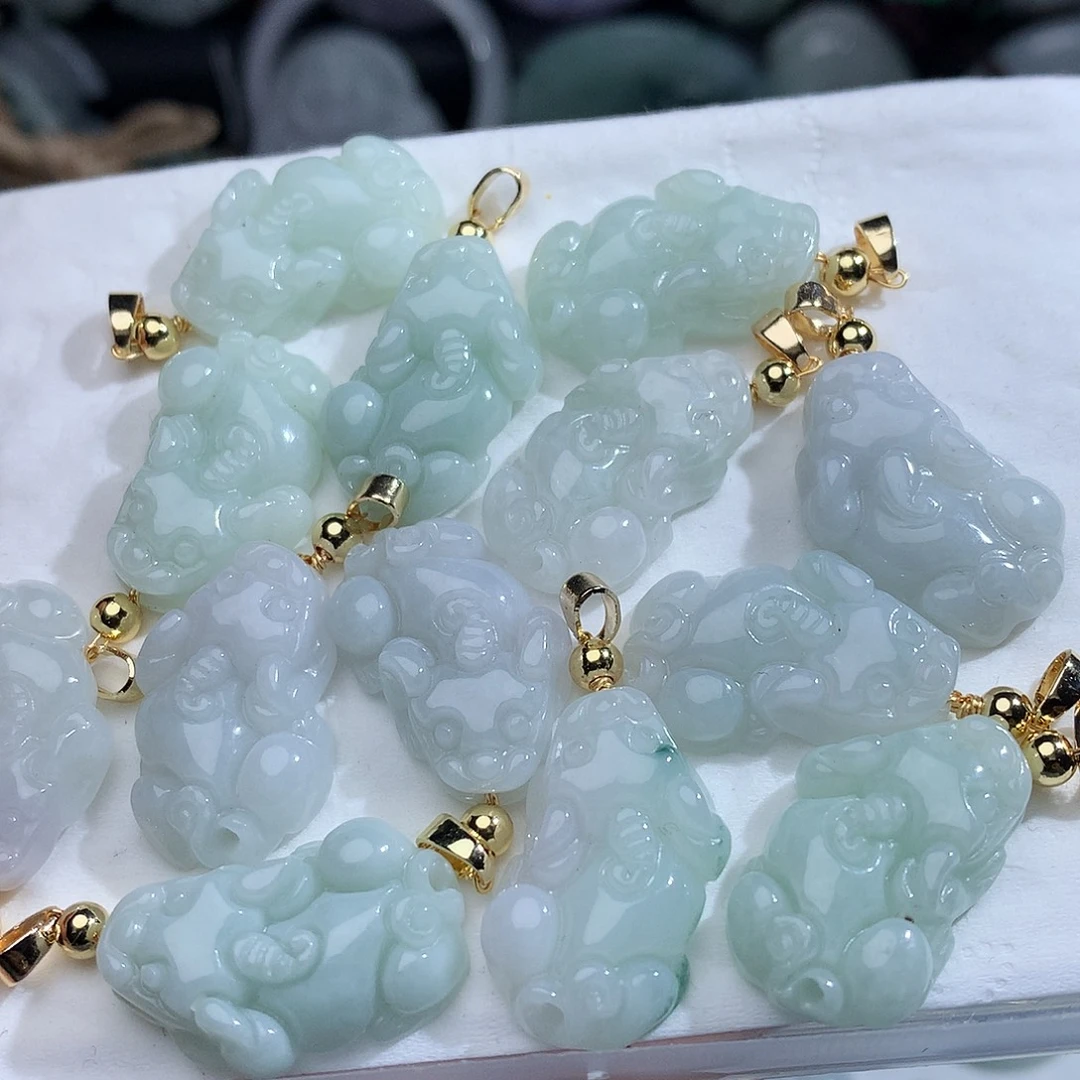 翡翠未镶嵌颈饰多样性发一对